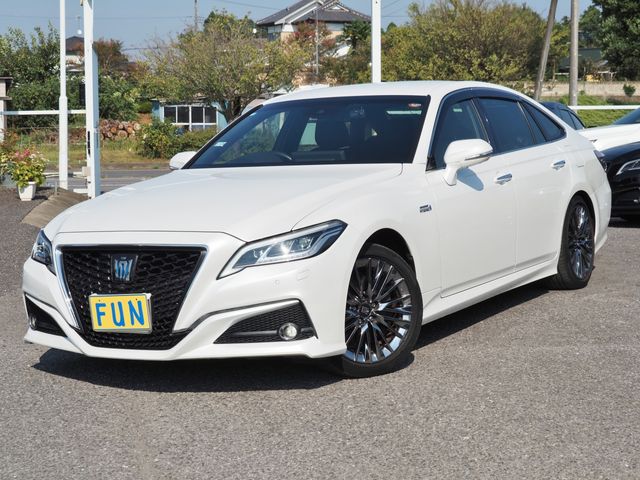 TOYOTA / CROWN sedan hybrid