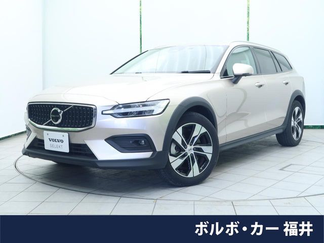 VOLVO / VOLVO V60 CROSS COUNTRY