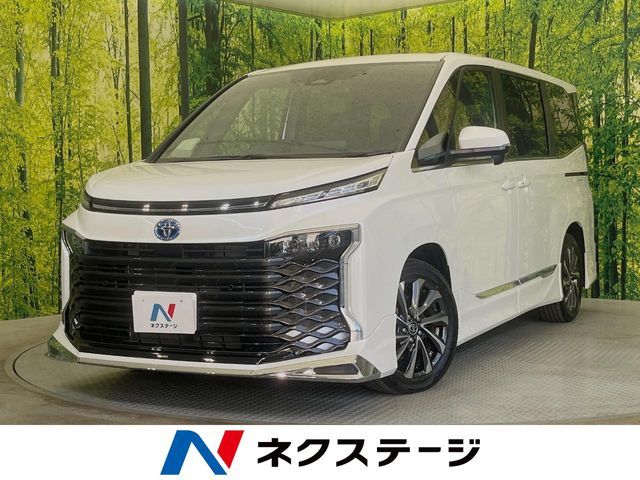 TOYOTA / VOXY HYBRID