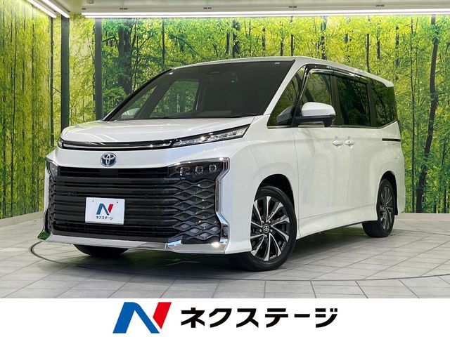 TOYOTA / VOXY HYBRID
