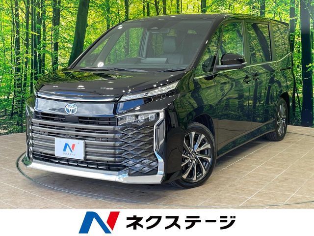TOYOTA / VOXY HYBRID
