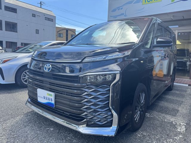 TOYOTA / VOXY HYBRID 4WD