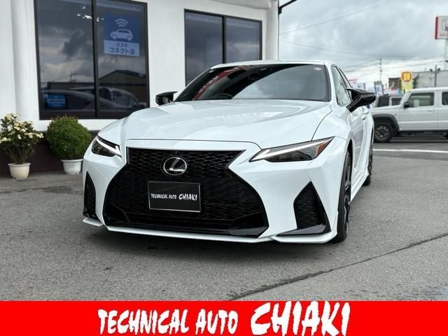 TOYOTA / LEXUS IS300h