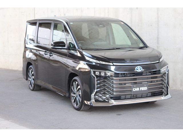 TOYOTA / VOXY HYBRID