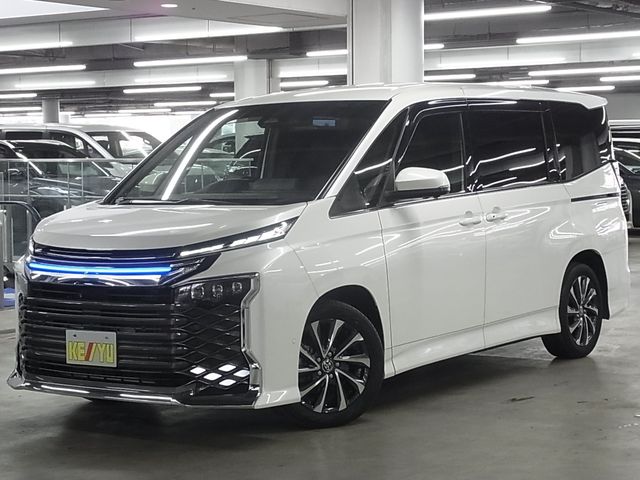 TOYOTA / VOXY HYBRID