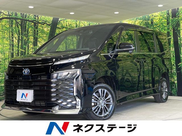 TOYOTA / VOXY HYBRID 4WD
