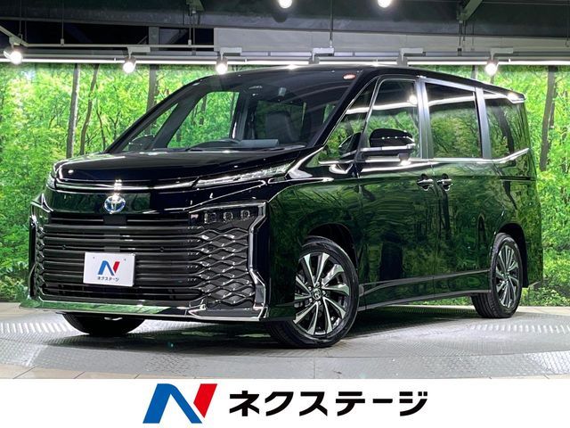 TOYOTA / VOXY HYBRID