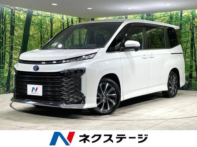 TOYOTA / VOXY HYBRID