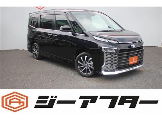 TOYOTA / VOXY HYBRID