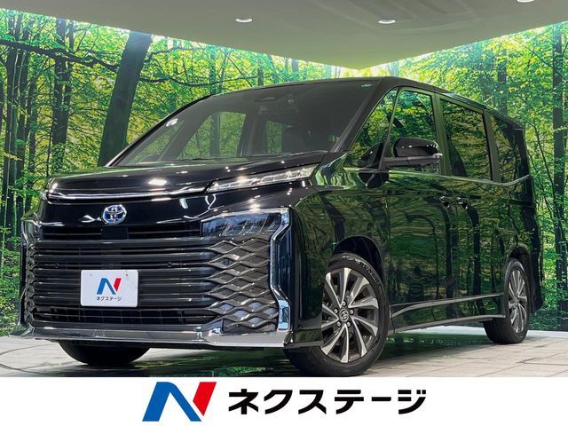 TOYOTA / VOXY HYBRID