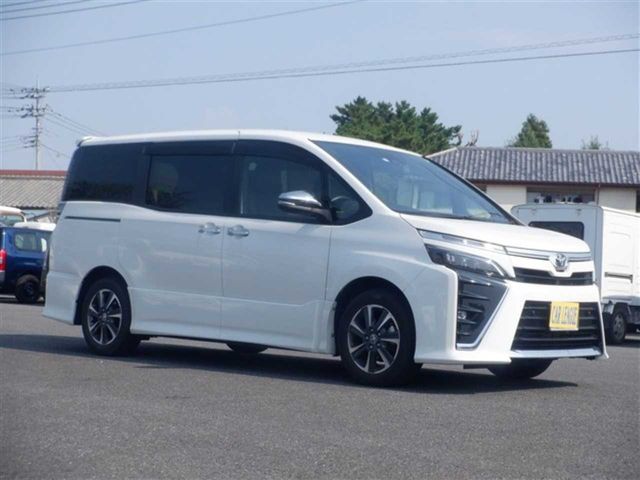 TOYOTA / VOXY