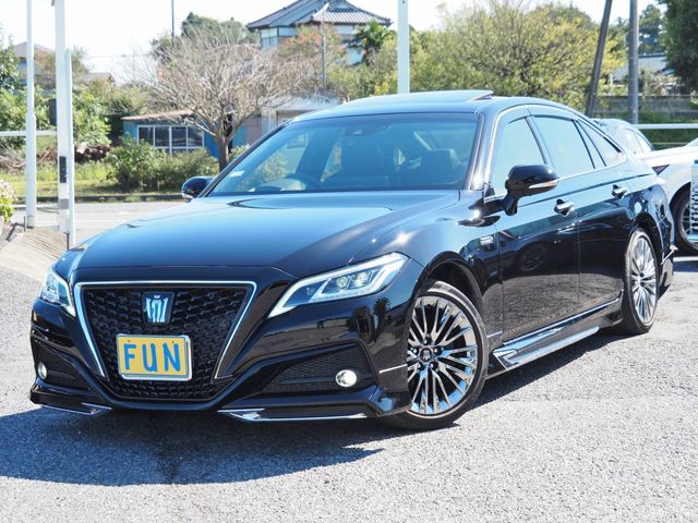 TOYOTA / CROWN sedan hybrid