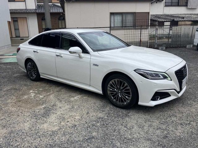 TOYOTA / CROWN sedan hybrid
