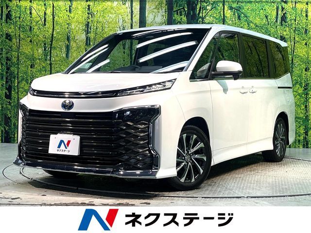 TOYOTA / VOXY HYBRID