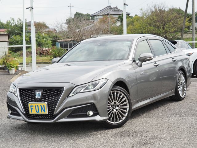 TOYOTA / CROWN sedan hybrid