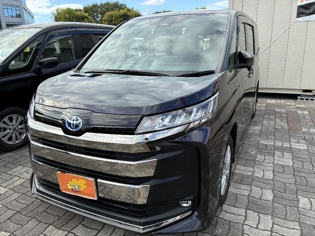 TOYOTA / NOAH HYBRID