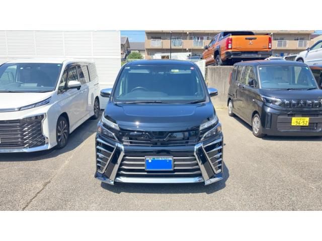 TOYOTA / VOXY HYBRID