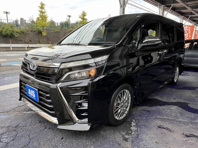 TOYOTA / VOXY HYBRID