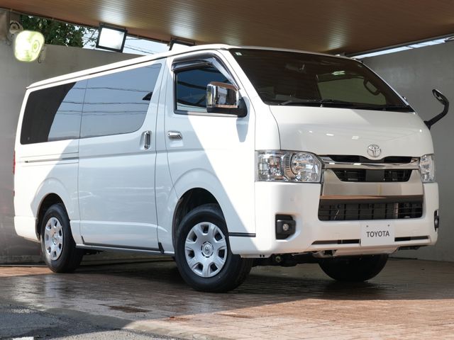 TOYOTA / HIACE van 4WD