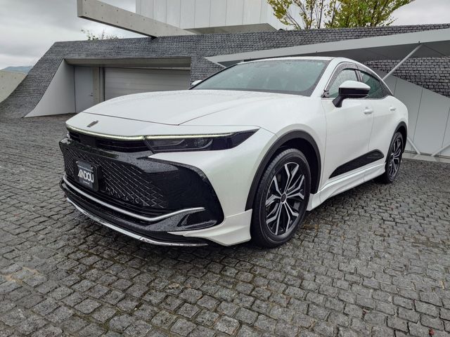 TOYOTA / CROWN CROSSOVER