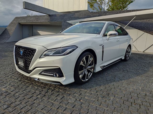 TOYOTA / CROWN sedan hybrid