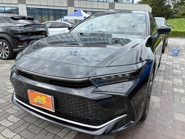 TOYOTA / CROWN CROSSOVER