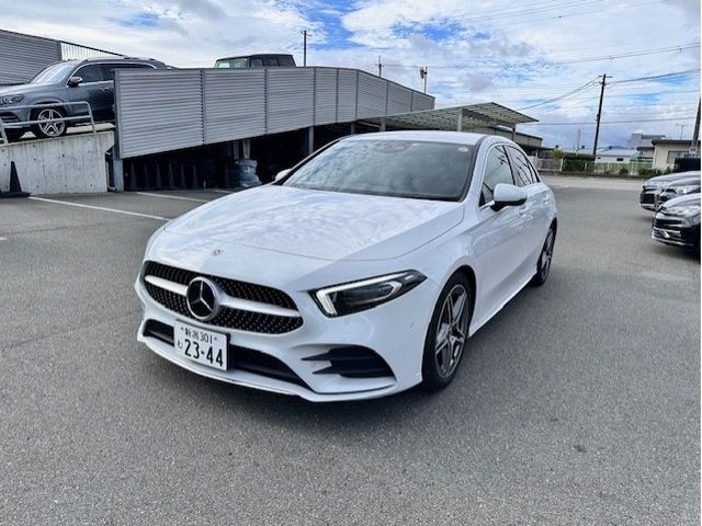 MERCEDES BENZ / MERCEDES BENZ A class sedan