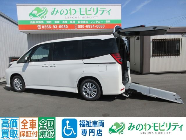 TOYOTA / NOAH
