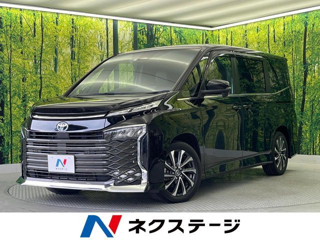 TOYOTA / VOXY HYBRID