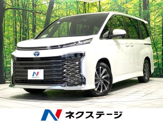 TOYOTA / VOXY HYBRID