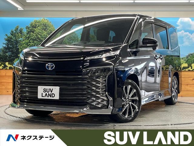 TOYOTA / VOXY HYBRID