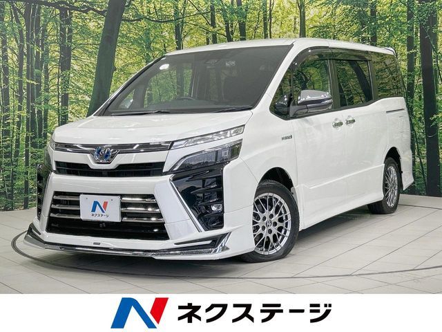 TOYOTA / VOXY HYBRID