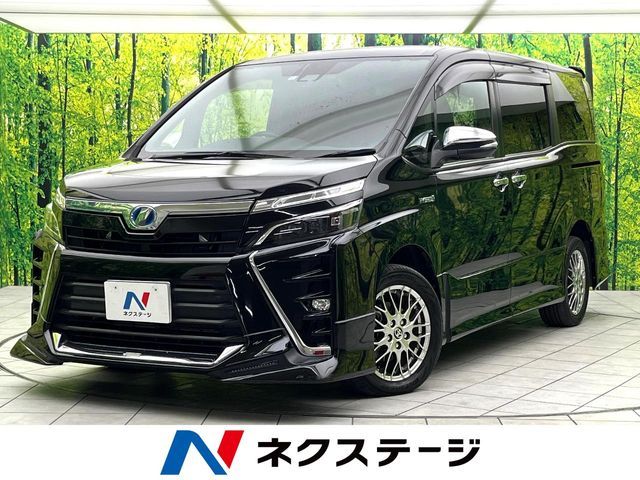 TOYOTA / VOXY HYBRID