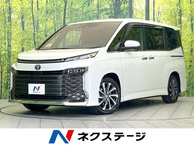 TOYOTA / VOXY HYBRID