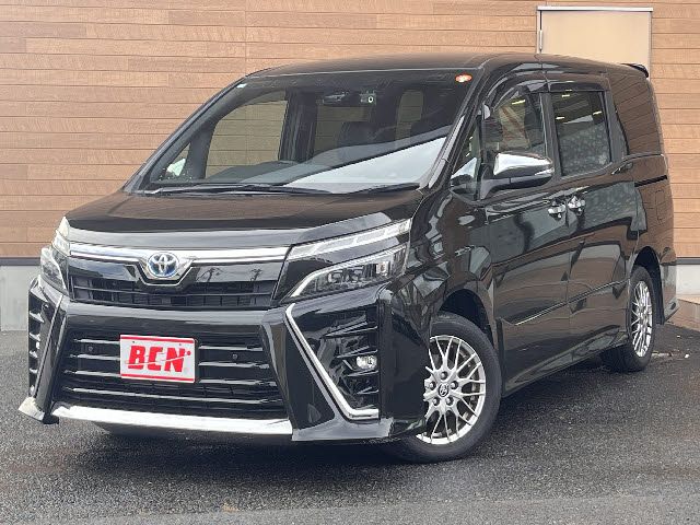 TOYOTA / VOXY HYBRID
