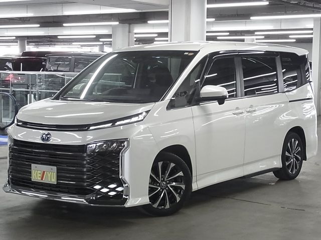 TOYOTA / VOXY HYBRID