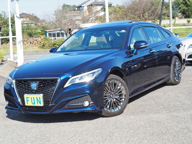 TOYOTA / CROWN sedan hybrid 4WD