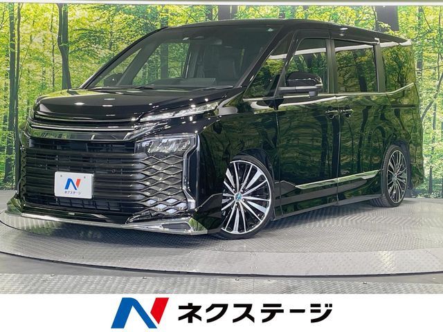 TOYOTA / VOXY HYBRID