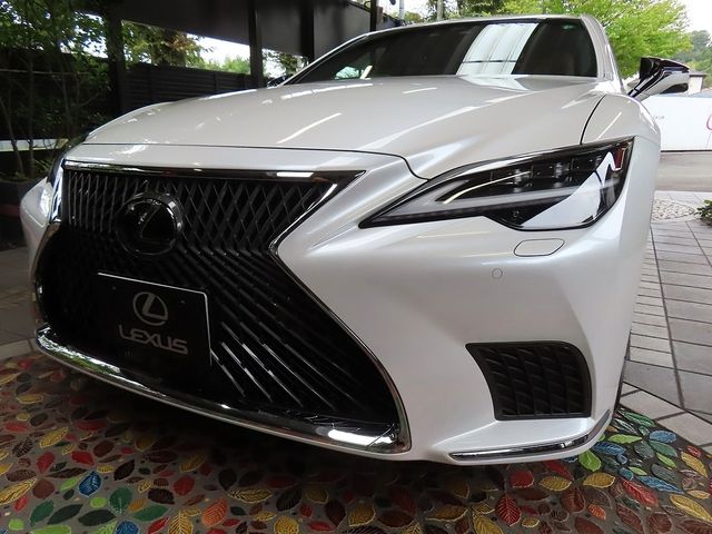 TOYOTA / LEXUS LS500h 4WD