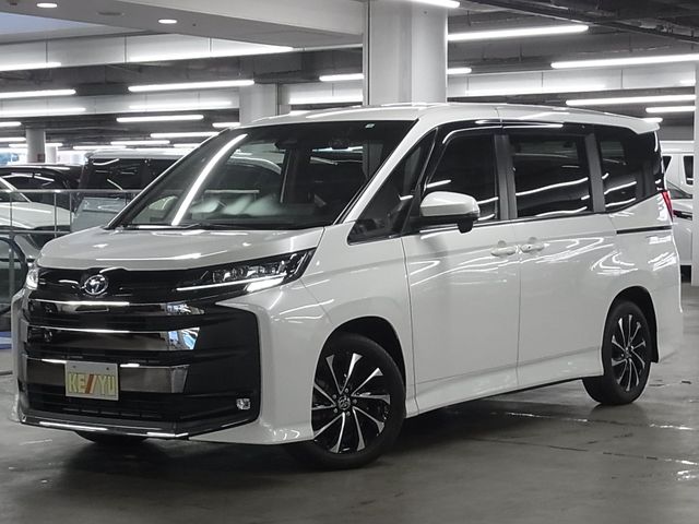 TOYOTA / NOAH HYBRID