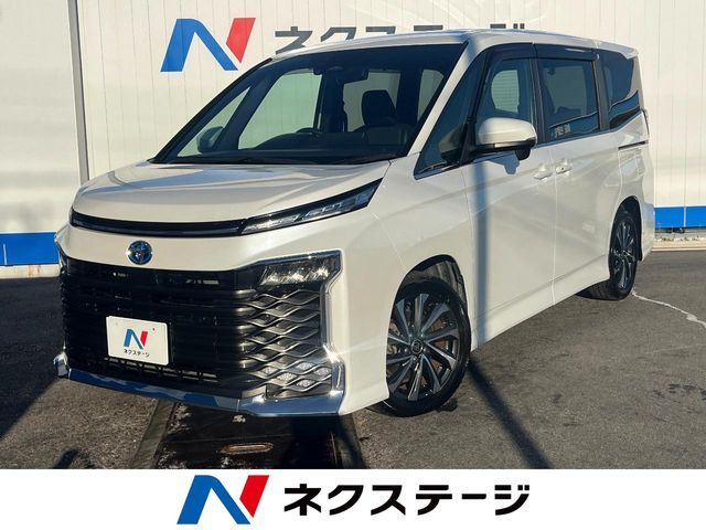 TOYOTA / VOXY HYBRID