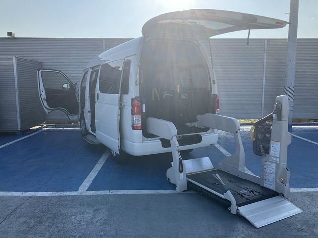 TOYOTA / REGIUSACE van 4WD