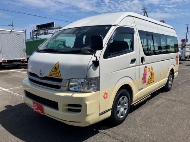 TOYOTA / HIACE COMMUTER