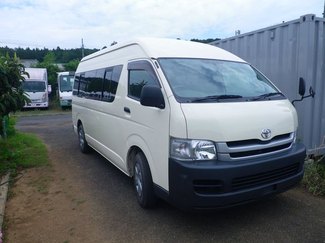 TOYOTA / HIACE COMMUTER