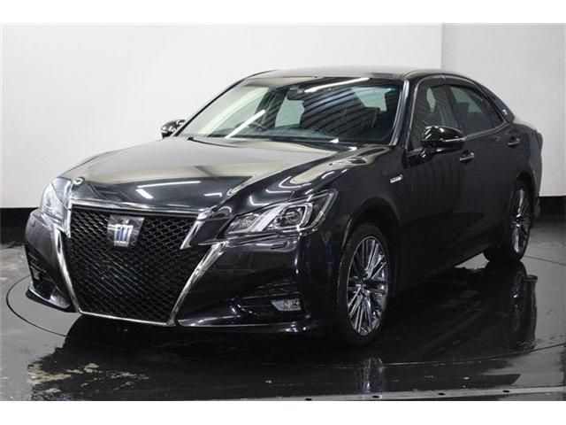 TOYOTA / CROWN sedan hybrid 4WD