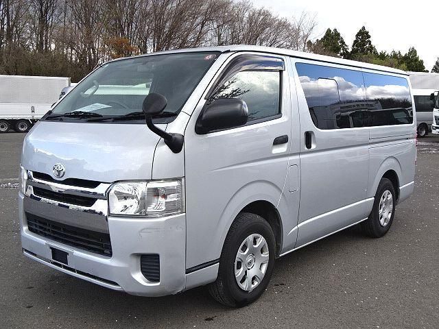 TOYOTA / ハイエース