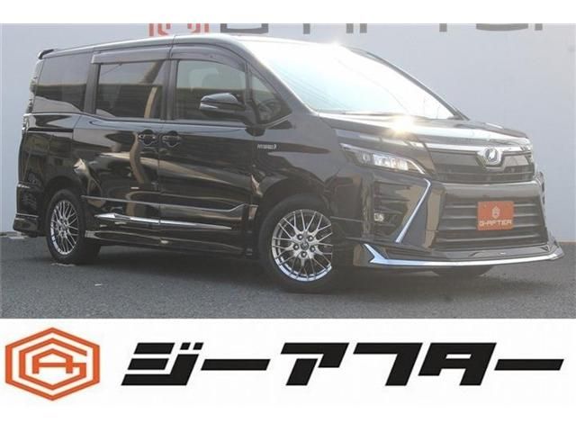TOYOTA / VOXY HYBRID