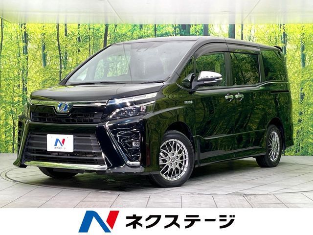 TOYOTA / VOXY HYBRID