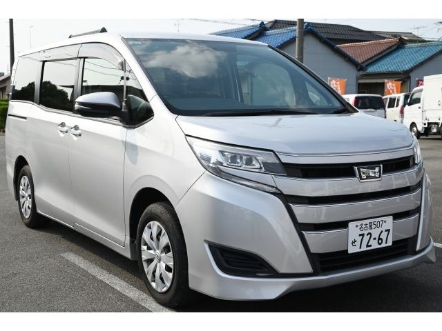 TOYOTA / NOAH
