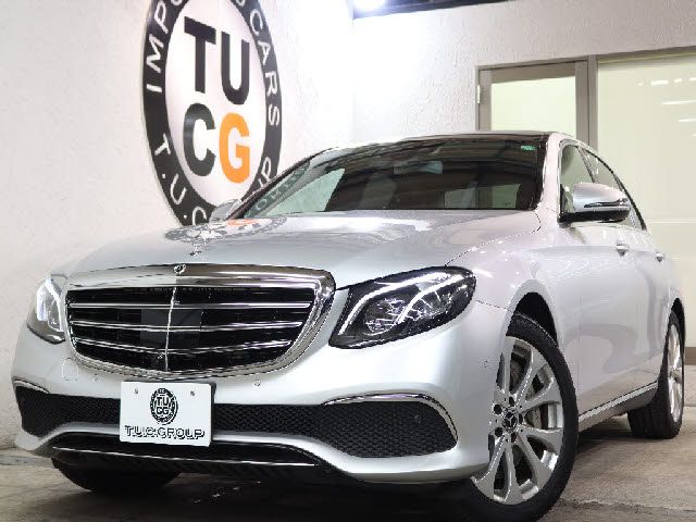 MERCEDES BENZ / MERCEDES BENZ E class sedan